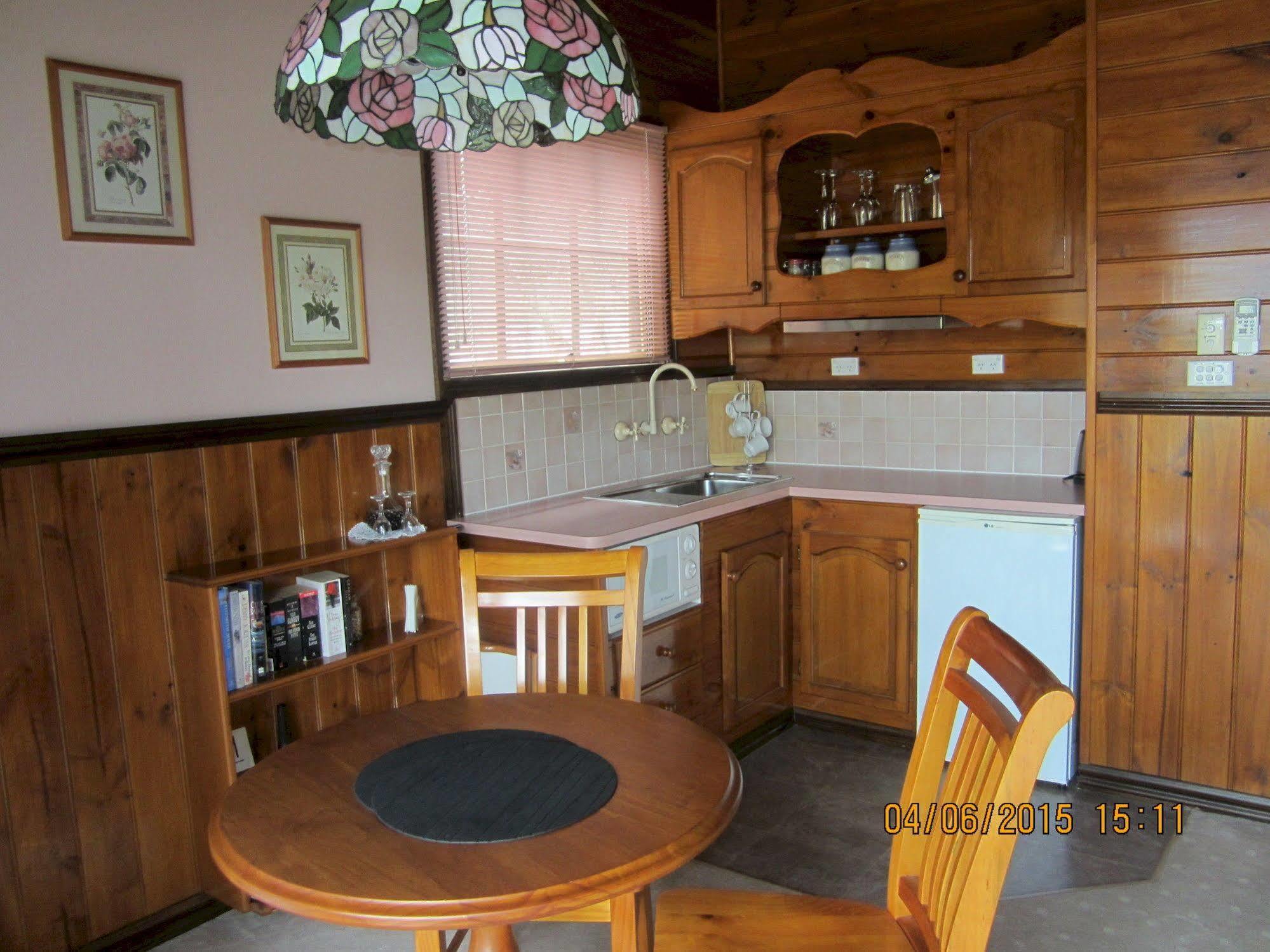 Willowlake Cottages Howqua Esterno foto